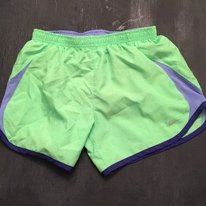Youth L Nike shorts